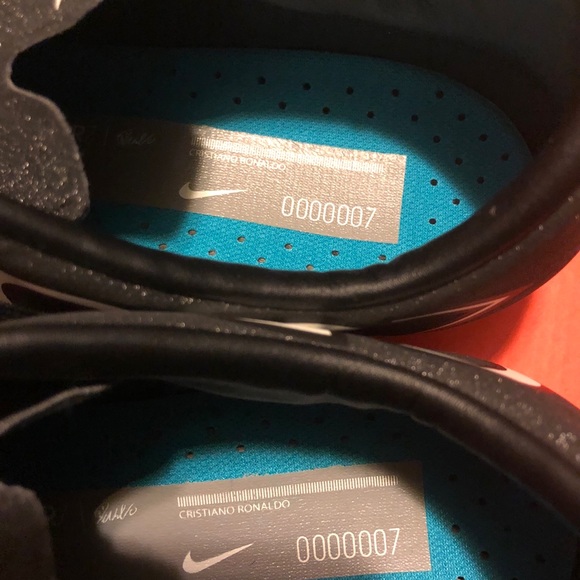 Nike cr7 limited edition Cleats - Picture 4 of 6